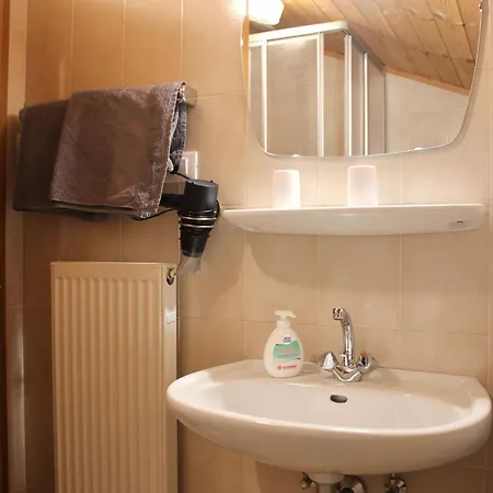 Gasthaus Oberkirn Schenna Room photo