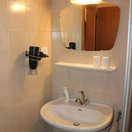 Gasthaus Oberkirn Schenna Room photo